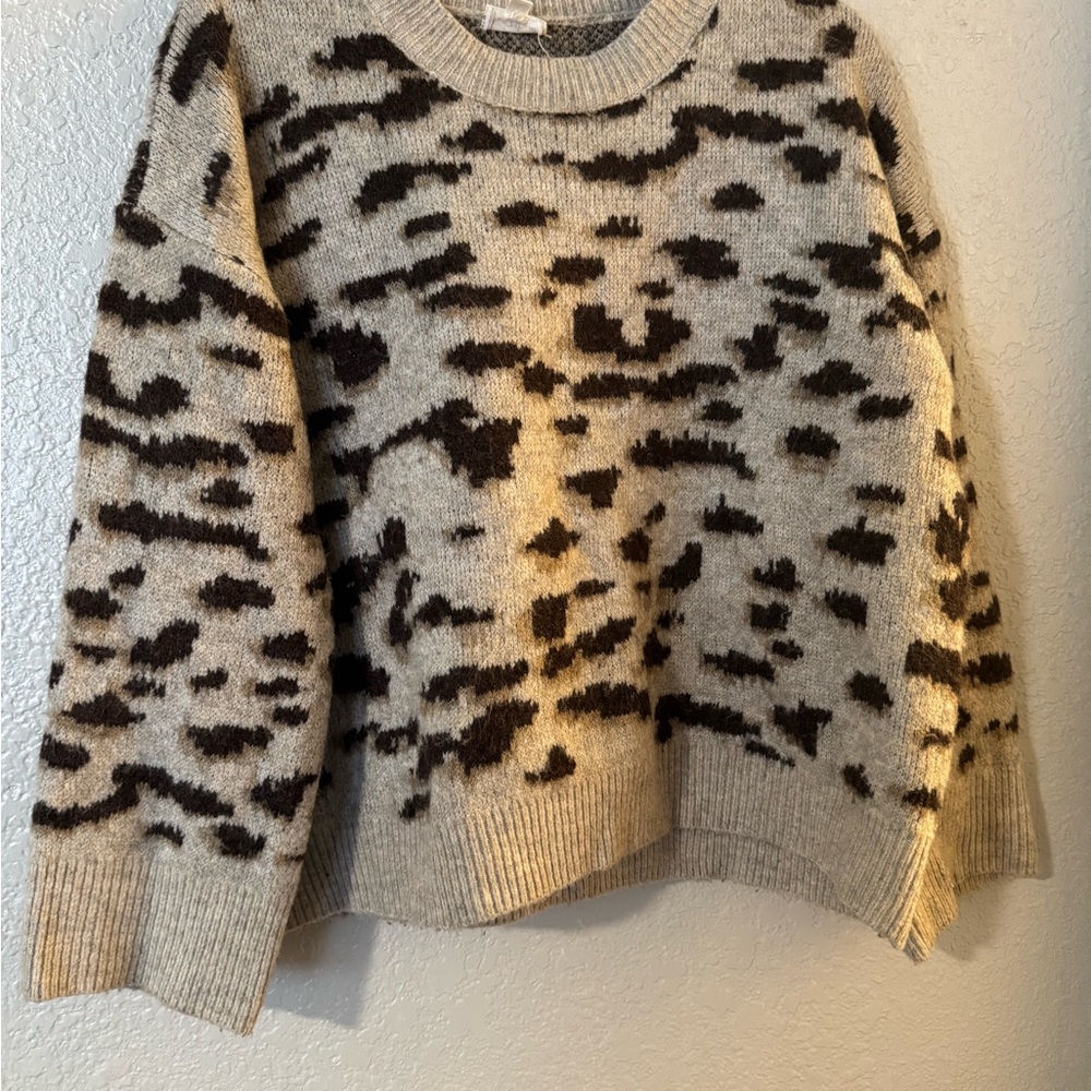 Cozy Animal Print Sweater - Gray and Black